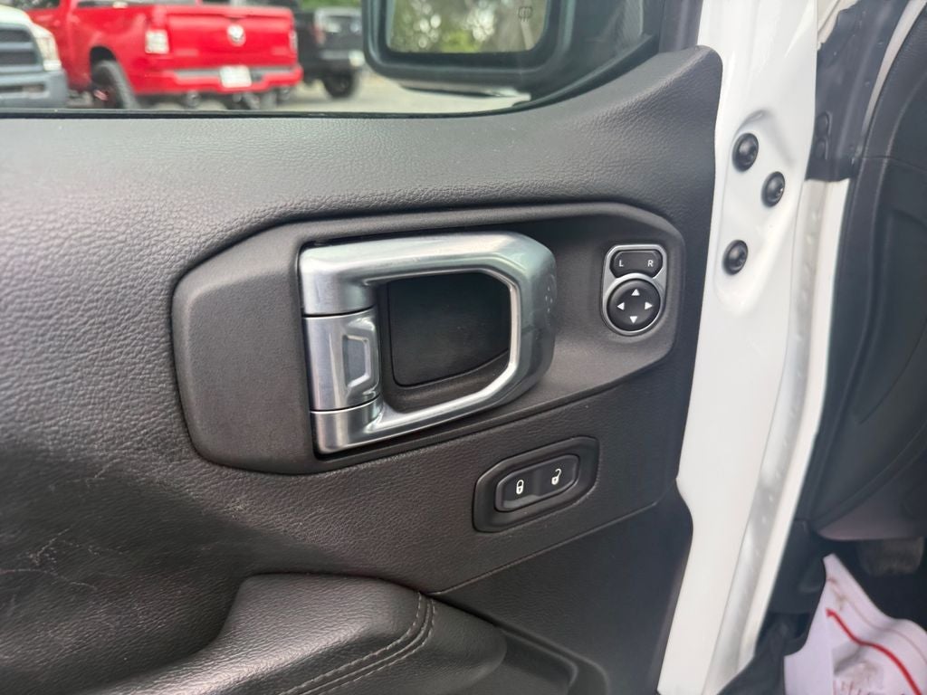 2023 Jeep Wrangler 4-Door Sahara Altitude 4x4