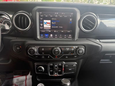 2023 Jeep Wrangler 4-Door Sahara Altitude 4x4