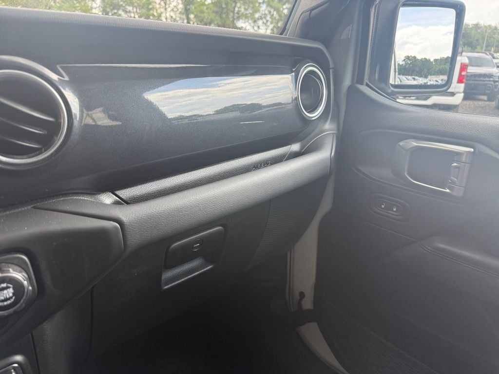 2023 Jeep Wrangler 4-Door Sahara Altitude 4x4