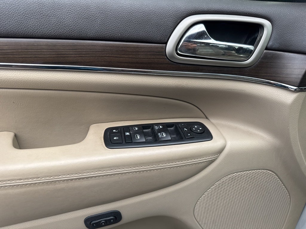 2017 Jeep Grand Cherokee Overland 4x2