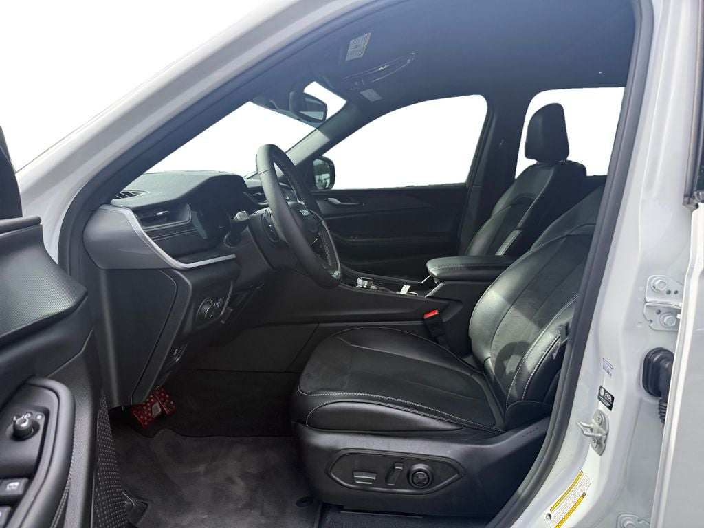 2025 Jeep Grand Cherokee Altitude X 4x2