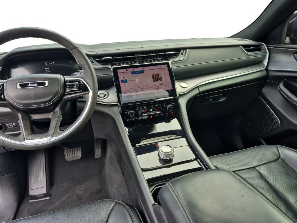 2023 Jeep Grand Cherokee Overland 4x2