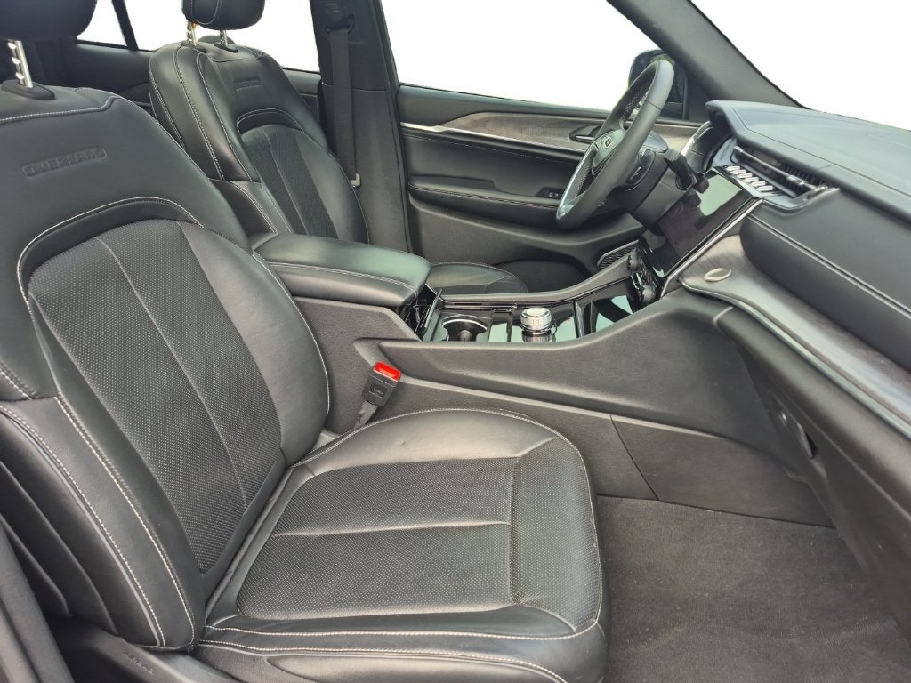 2023 Jeep Grand Cherokee Overland 4x2