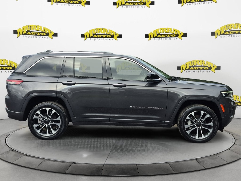 2023 Jeep Grand Cherokee Overland 4x2