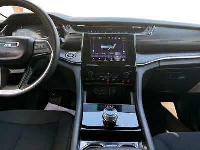 2023 Jeep Grand Cherokee Laredo 4x4