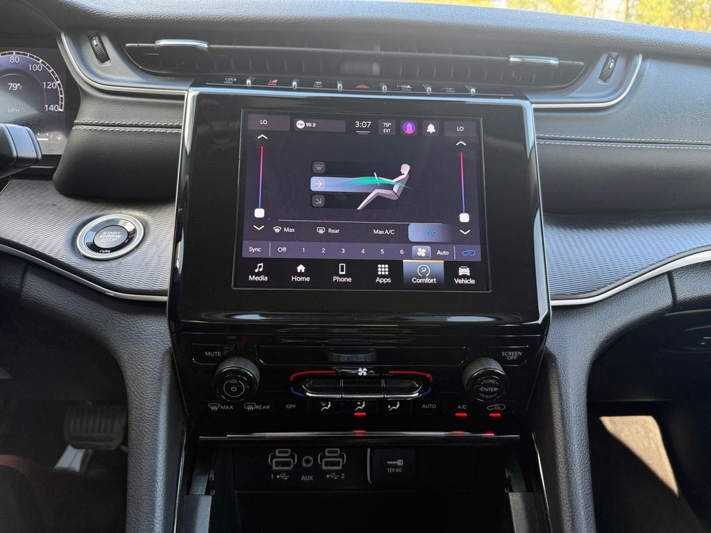 2023 Jeep Grand Cherokee Laredo 4x4