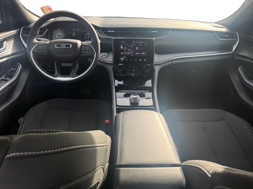 2024 Jeep Grand Cherokee L Laredo 4x4