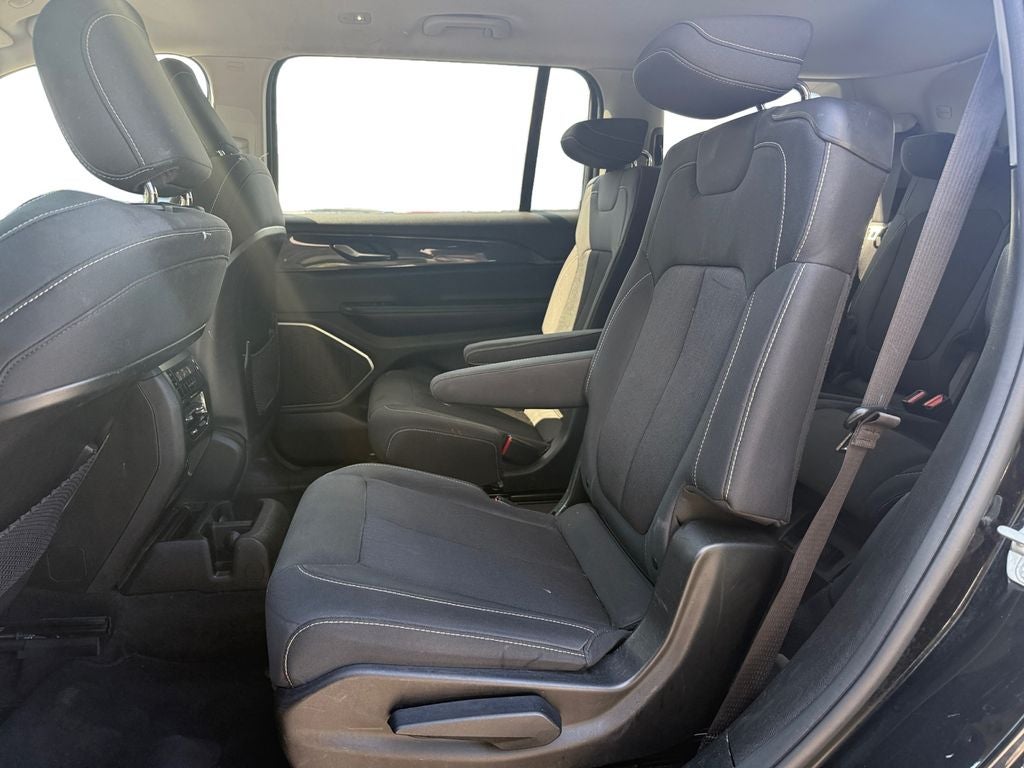 2021 Jeep Grand Cherokee L Laredo 4x4