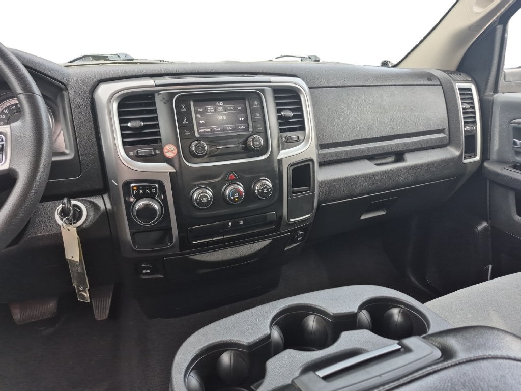 2024 RAM 1500 Classic SLT Quad Cab 4x2 6'4' Box