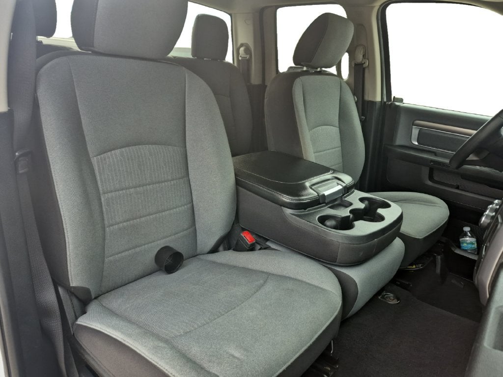 2024 RAM 1500 Classic SLT Quad Cab 4x2 6'4' Box