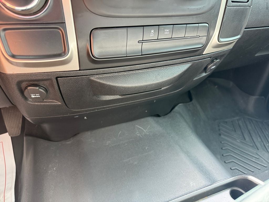 2019 RAM 1500 Classic SLT Crew Cab 4x2 5'7' Box