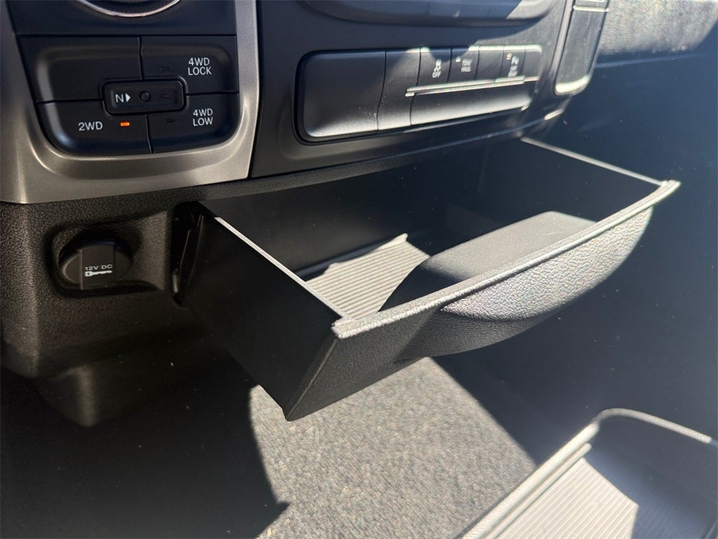 2024 RAM 1500 Classic Warlock Crew Cab 4x4 5'7' Box