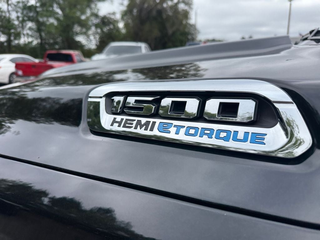 2024 RAM 1500 Laramie Crew Cab 4x2 5'7' Box