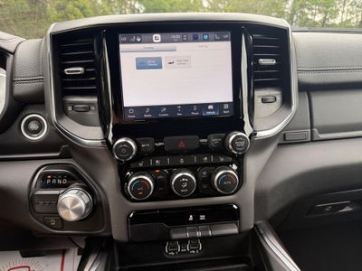 2024 RAM 1500 Laramie Crew Cab 4x2 5'7' Box