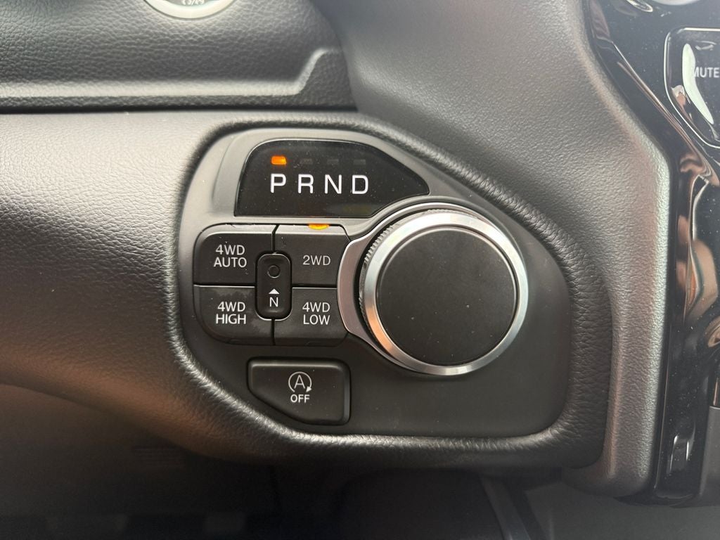 2025 RAM 1500 Big Horn Crew Cab 4x4 5'7' Box