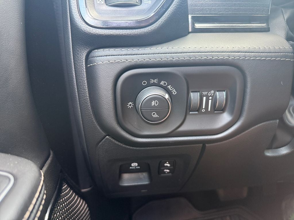2023 RAM 1500 Limited Crew Cab 4x4 5'7' Box