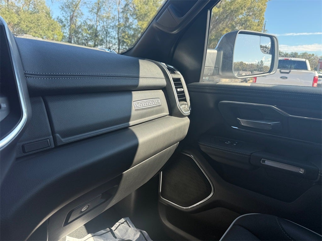 2025 RAM 1500 Laramie Crew Cab 4x4 5'7' Box