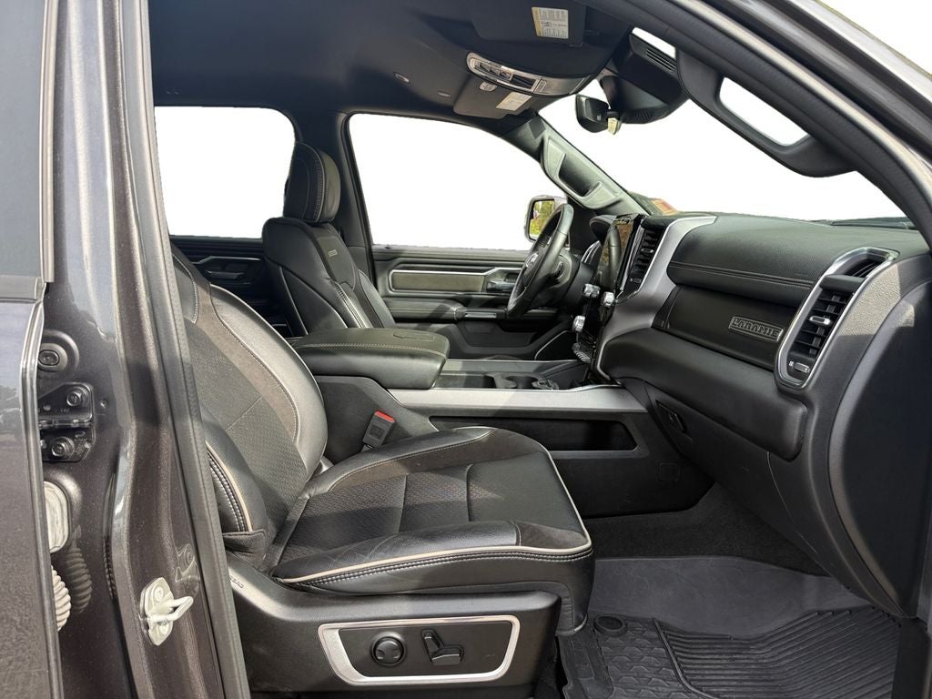 2024 RAM 1500 Laramie Crew Cab 4x4 5'7' Box