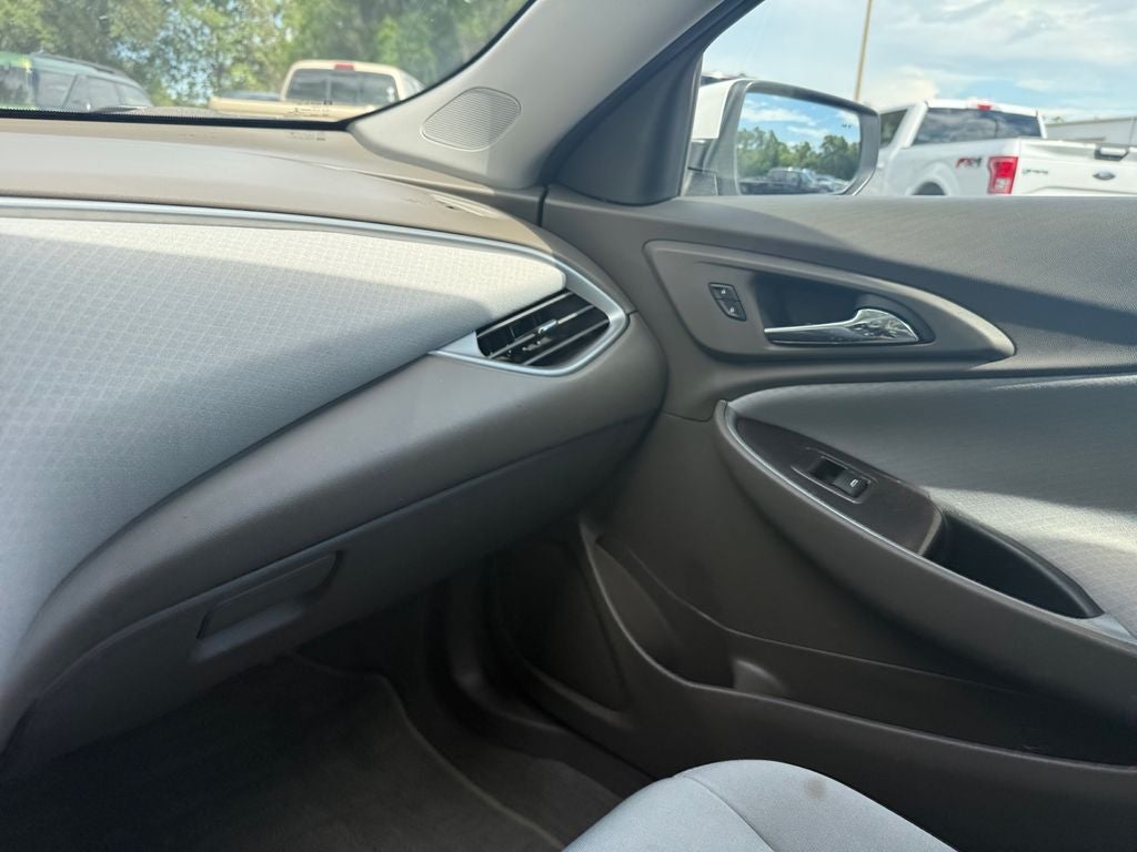 2022 Chevrolet Malibu FWD 1FL
