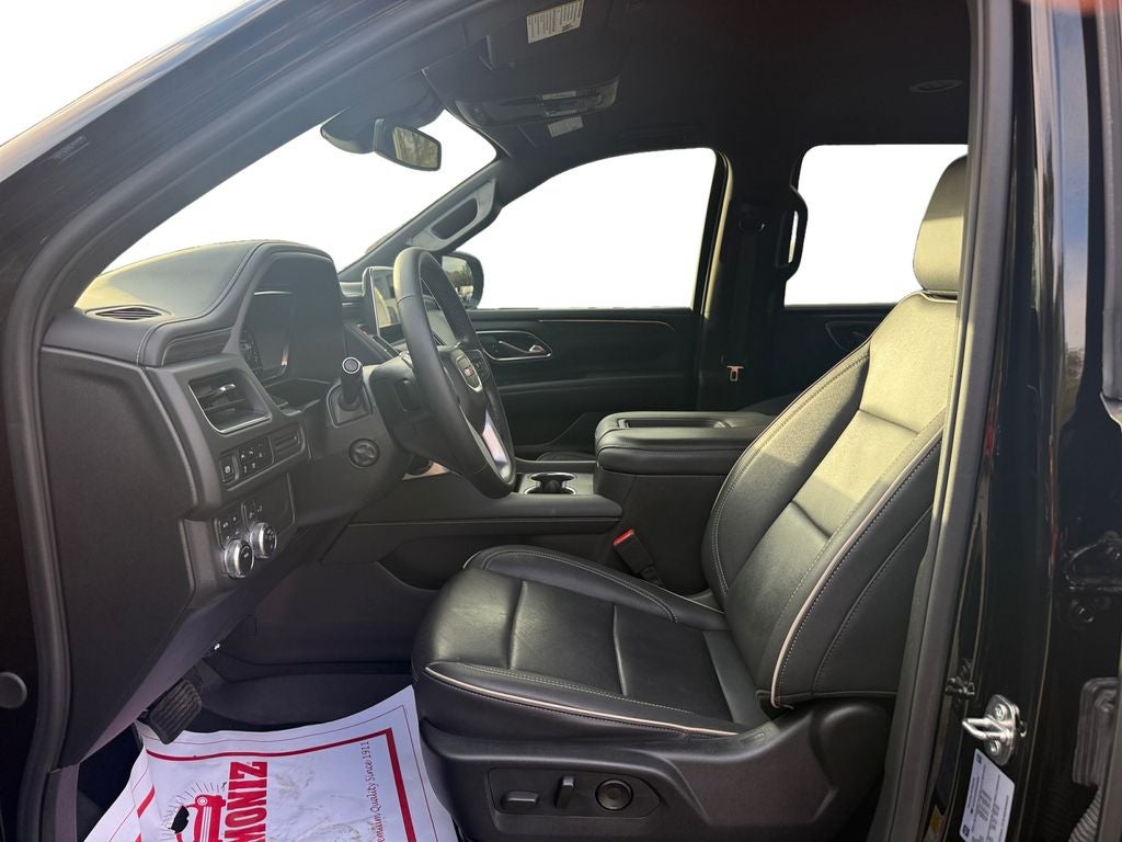 2024 GMC Yukon XL 4WD SLT