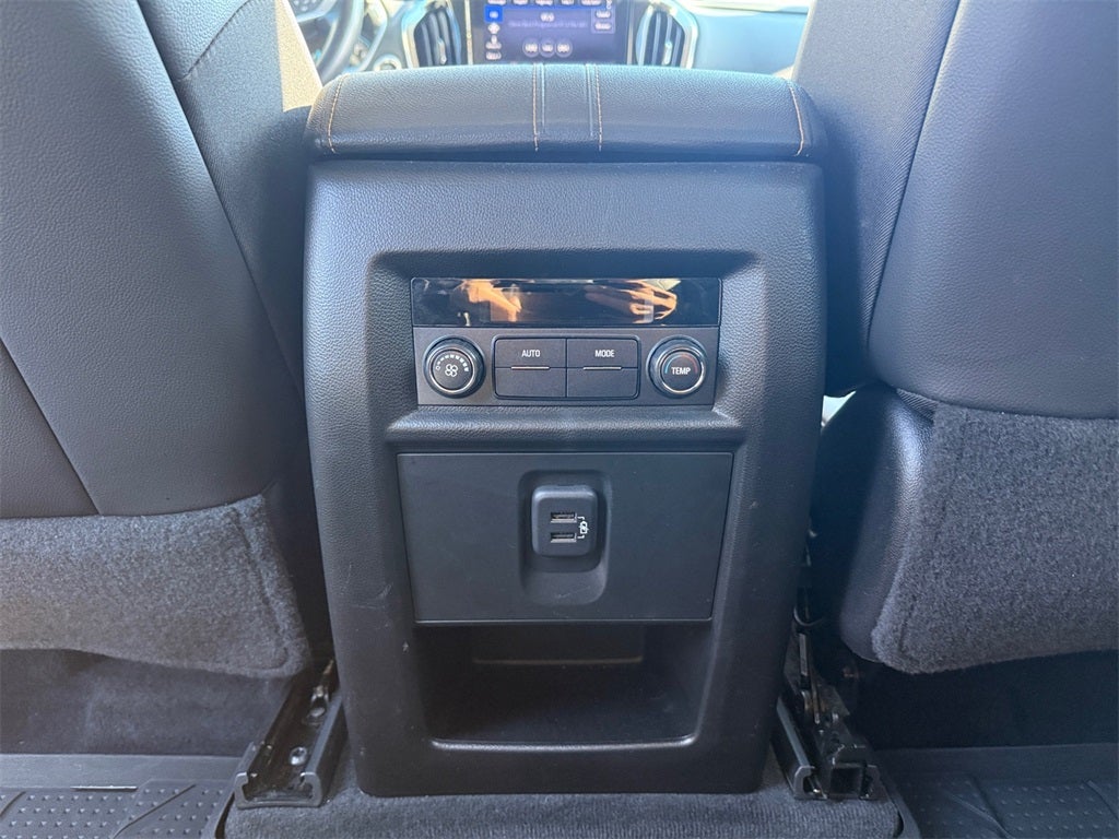 2021 Chevrolet Traverse FWD LT Leather