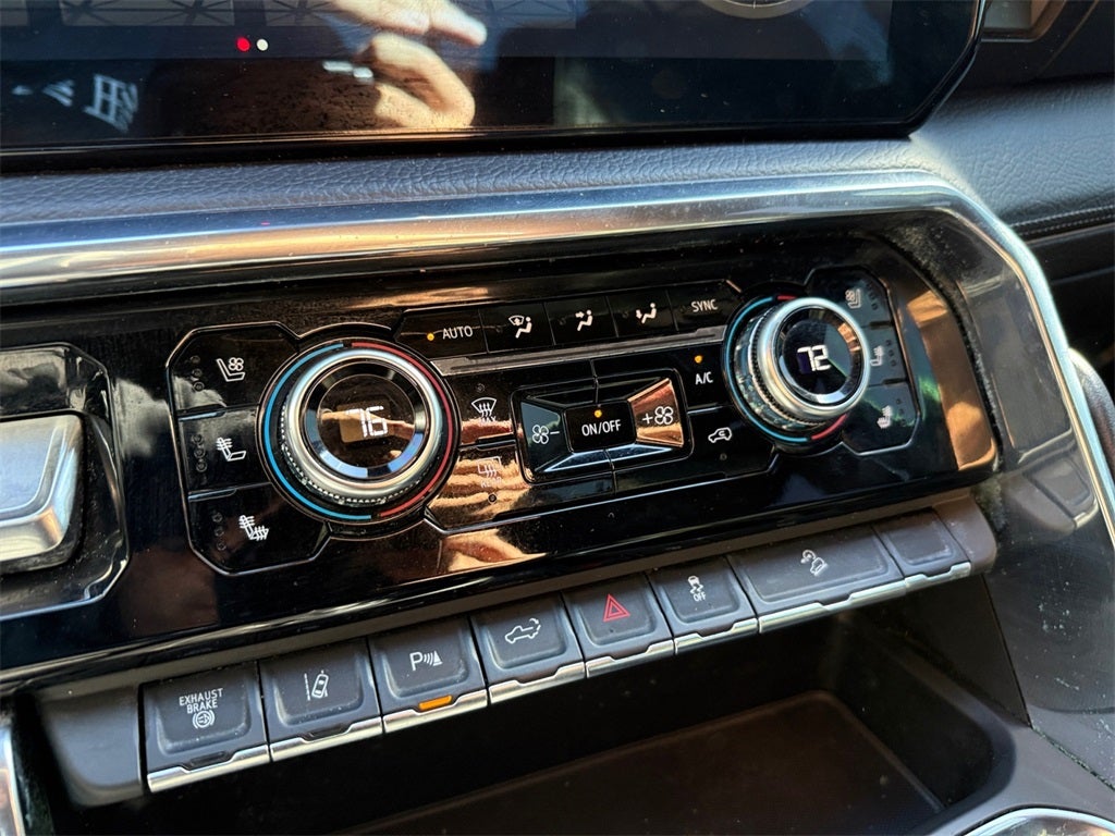 2024 GMC Sierra 2500HD 4WD Crew Cab Standard Bed Denali