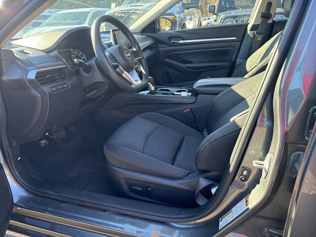 2023 Nissan Altima SV FWD