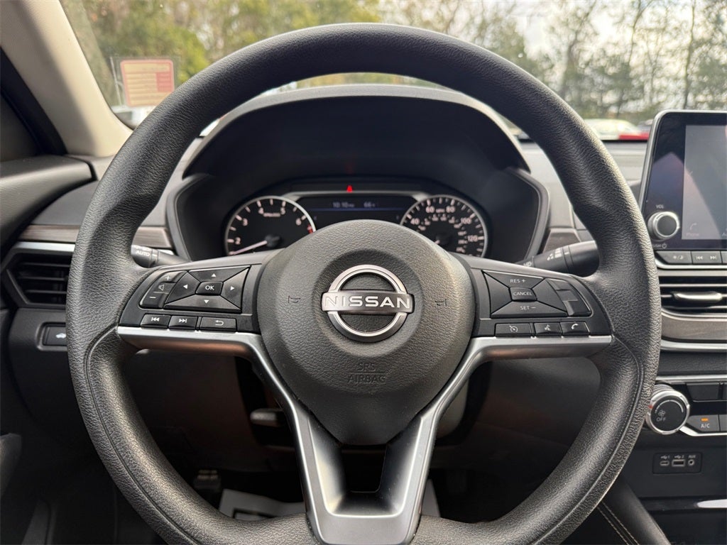 2023 Nissan Altima SV FWD