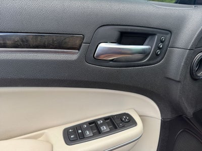 2023 Chrysler 300 Touring L