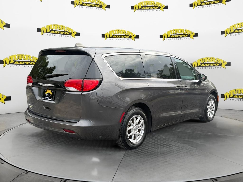 2023 Chrysler Voyager LX