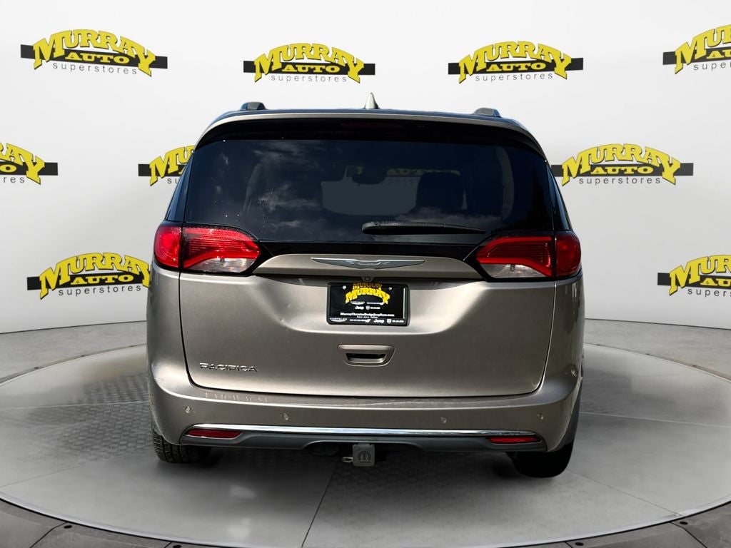 2017 Chrysler Pacifica Touring-L Plus