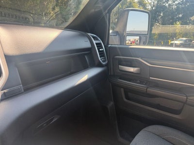 2024 RAM 3500 Big Horn Crew Cab 4x4 8' Box