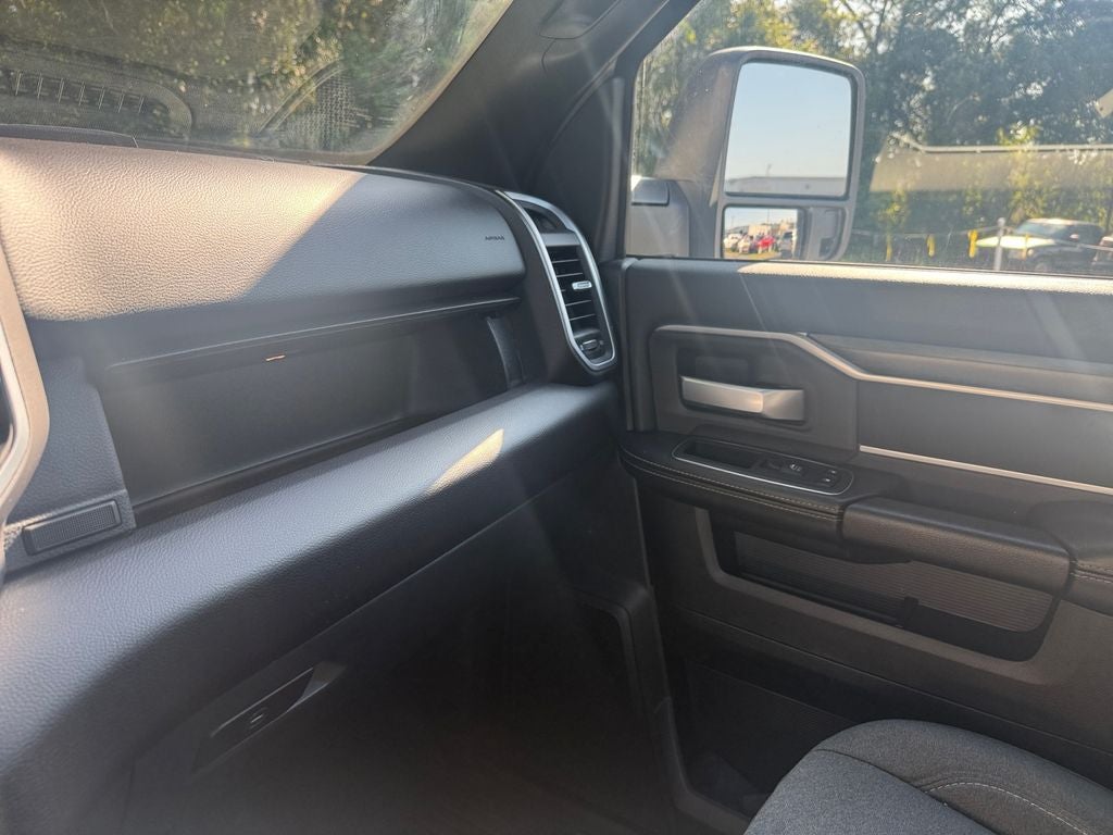 2024 RAM 3500 Big Horn Crew Cab 4x4 8' Box