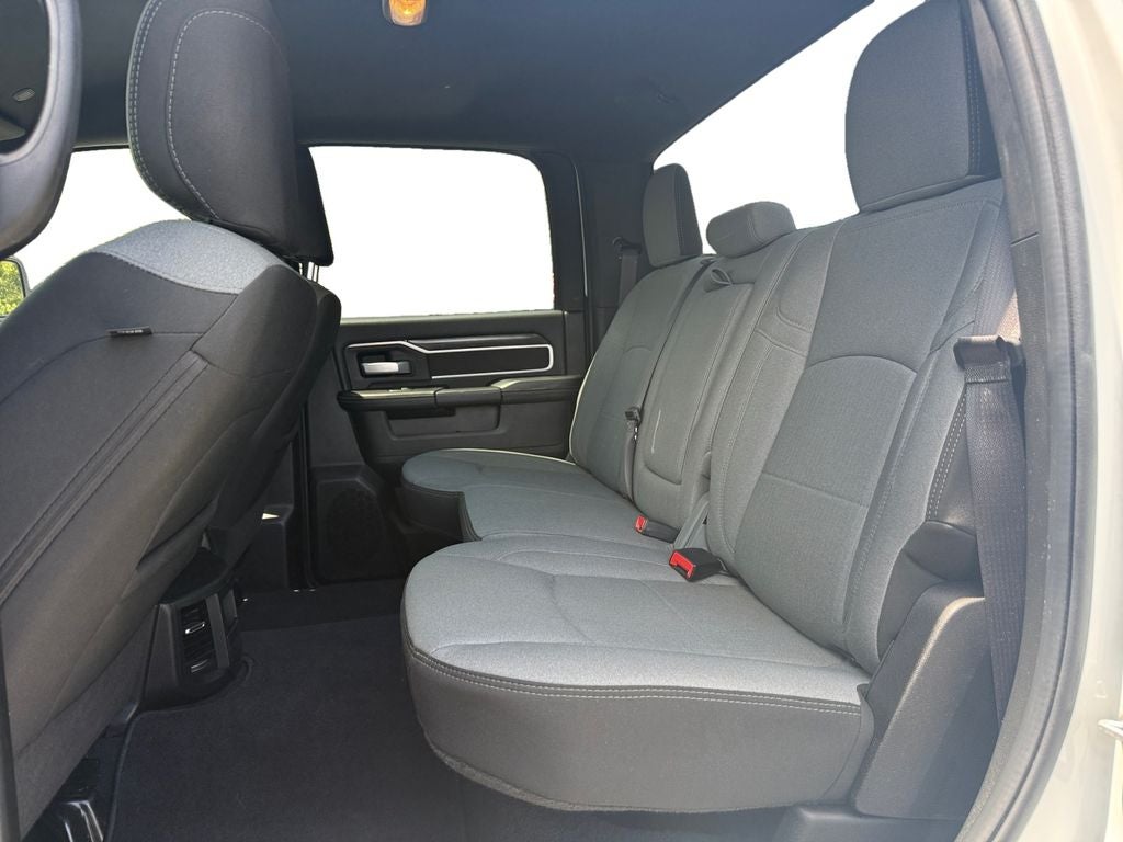 2024 RAM 3500 Big Horn Crew Cab 4x4 8' Box