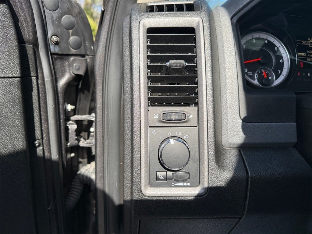 2019 RAM 1500 Classic Tradesman Crew Cab 4x2 5'7' Box