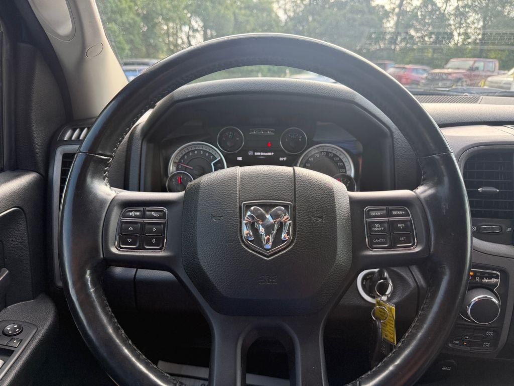 2021 RAM 1500 Classic Tradesman Crew Cab 4x4 5'7' Box