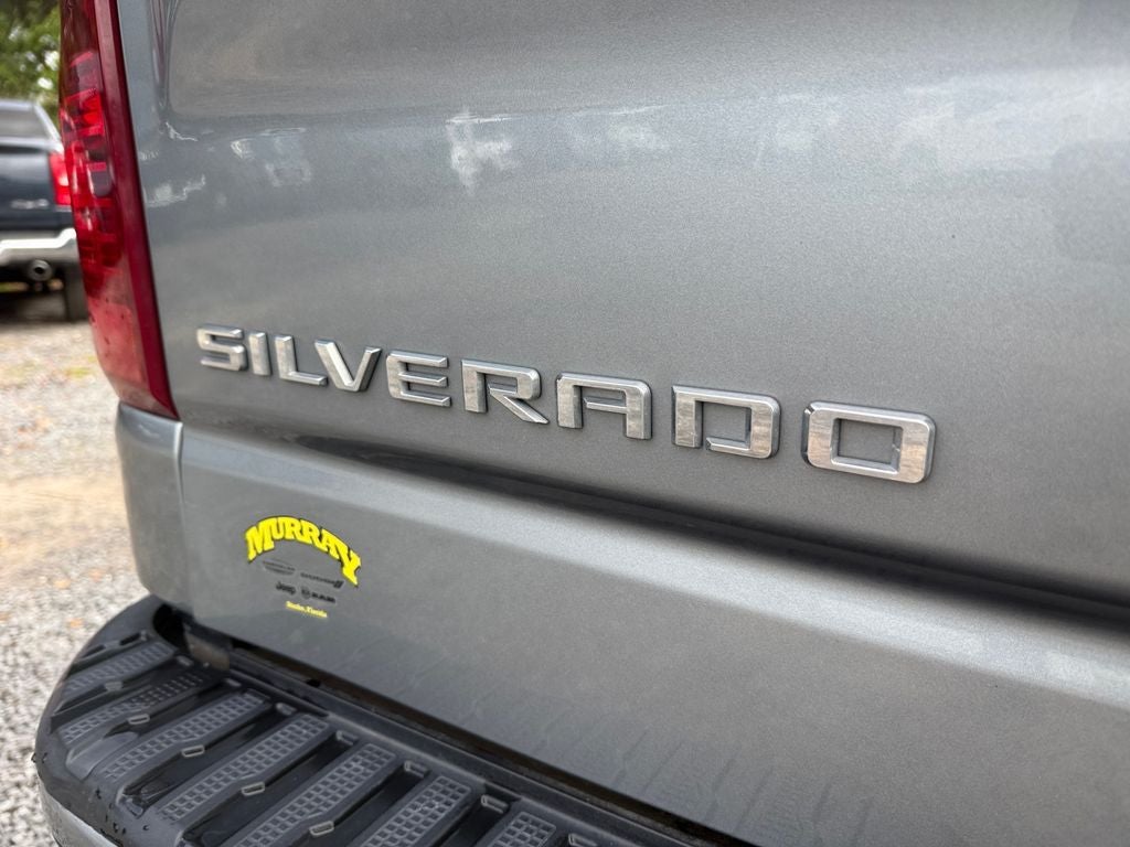 2023 Chevrolet Silverado 1500 2WD Crew Cab Short Bed Custom