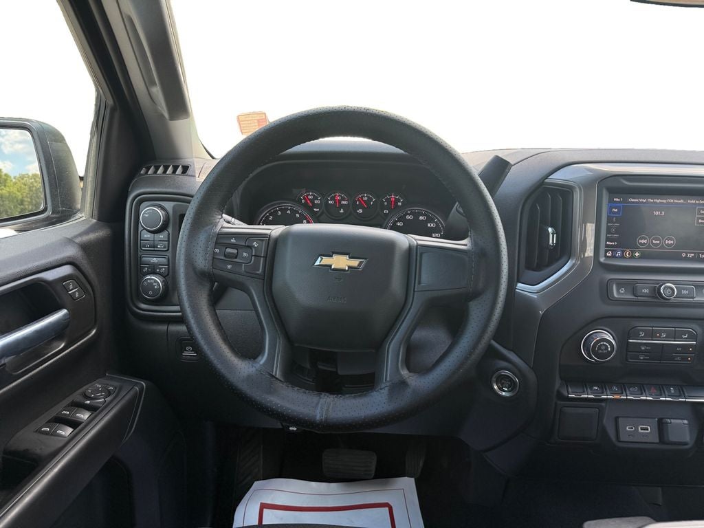 2023 Chevrolet Silverado 1500 4WD Crew Cab Short Bed Custom