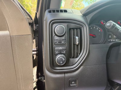 2023 Chevrolet Silverado 1500 4WD Crew Cab Short Bed Custom