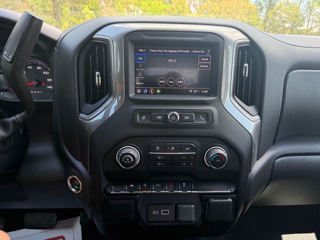 2023 Chevrolet Silverado 1500 4WD Crew Cab Short Bed Custom