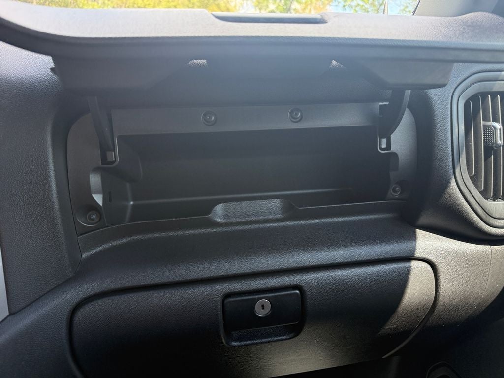 2023 Chevrolet Silverado 1500 4WD Crew Cab Short Bed Custom