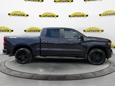 2023 Chevrolet Silverado 1500 4WD Crew Cab Short Bed Custom