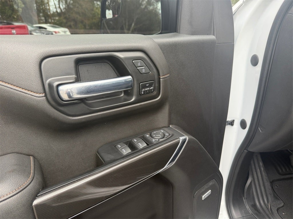 2022 GMC Sierra 1500 Limited 4WD Crew Cab Short Box AT4