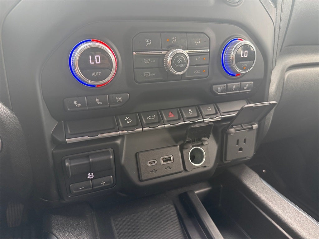 2022 GMC Sierra 1500 Limited 4WD Crew Cab Short Box AT4