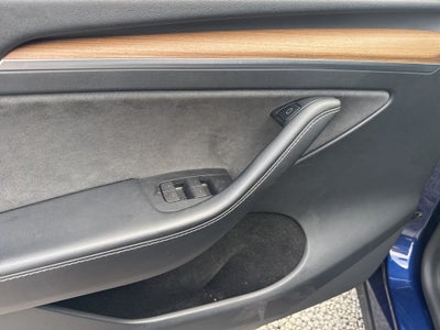 2022 Tesla Model Y Long Range Dual Motor All-Wheel Drive