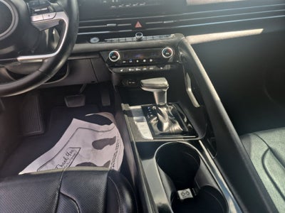 2022 Hyundai Elantra Limited