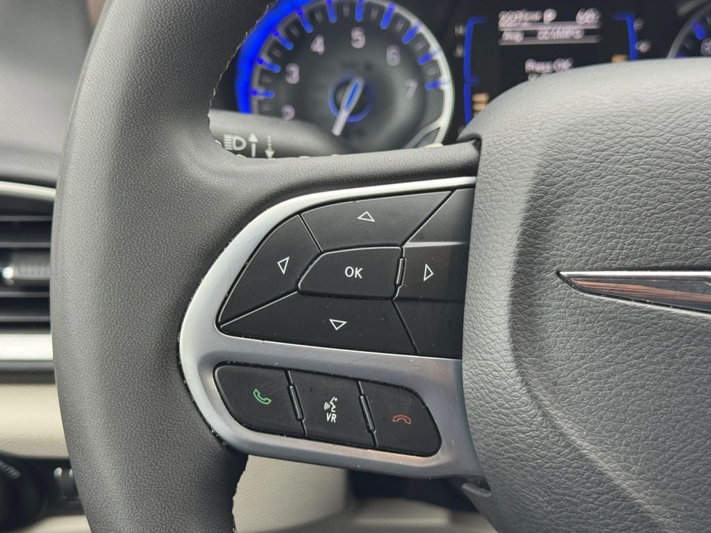 2023 Chrysler Voyager LX