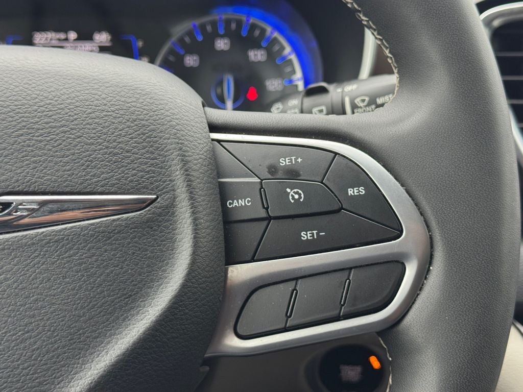 2023 Chrysler Voyager LX