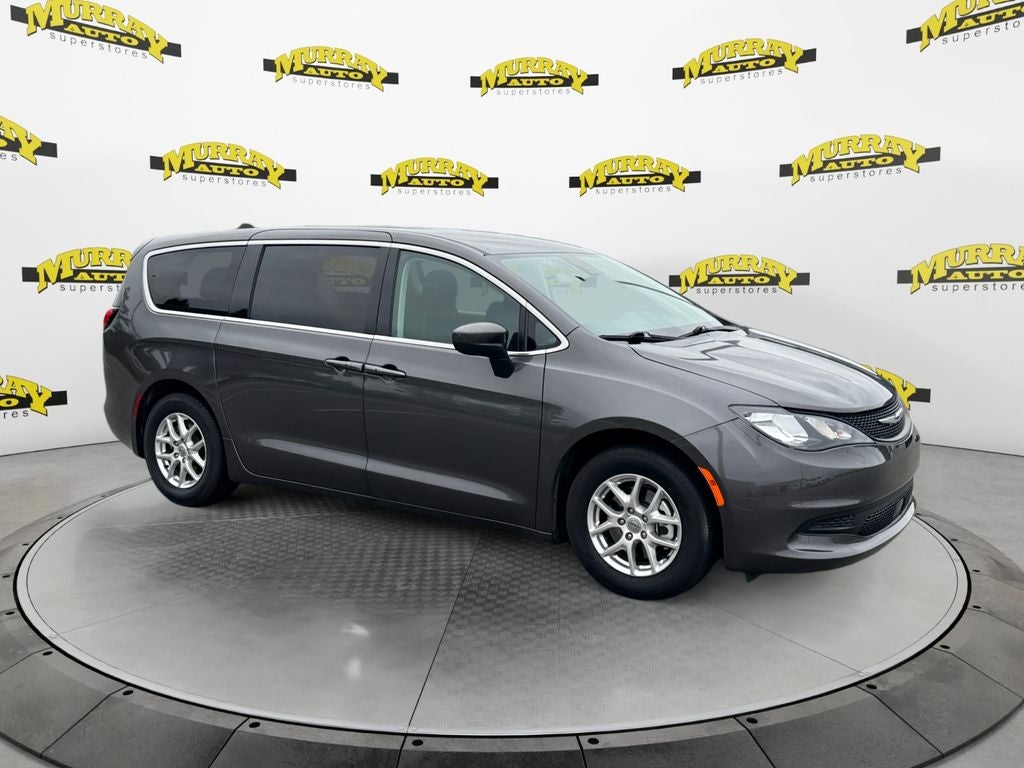 2023 Chrysler Voyager LX