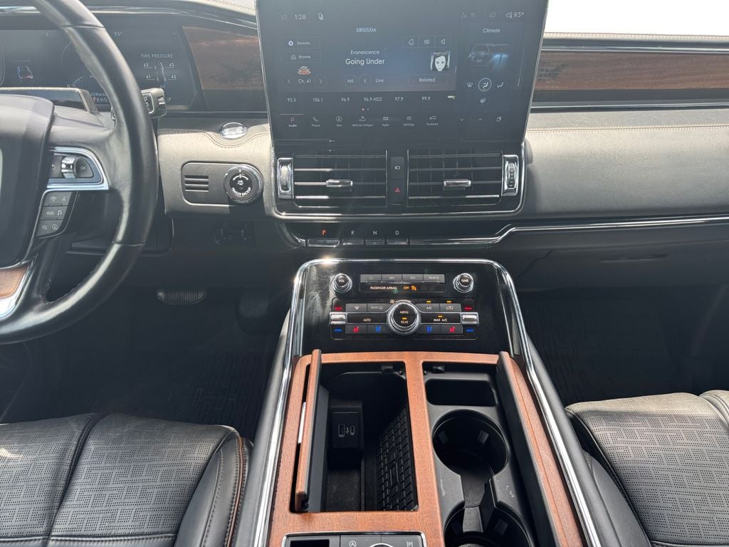 2022 Lincoln Navigator Black Label